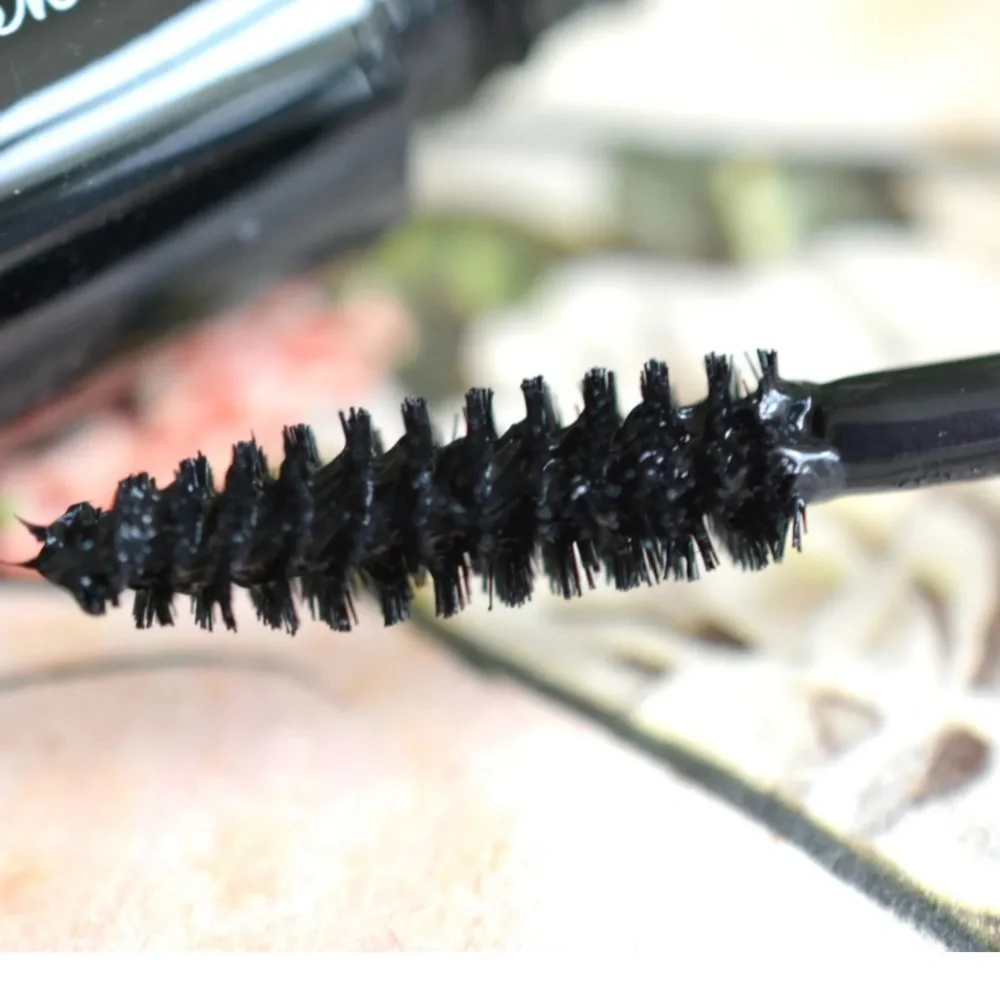 NIB So Susan FeatherLash Mascara in Black